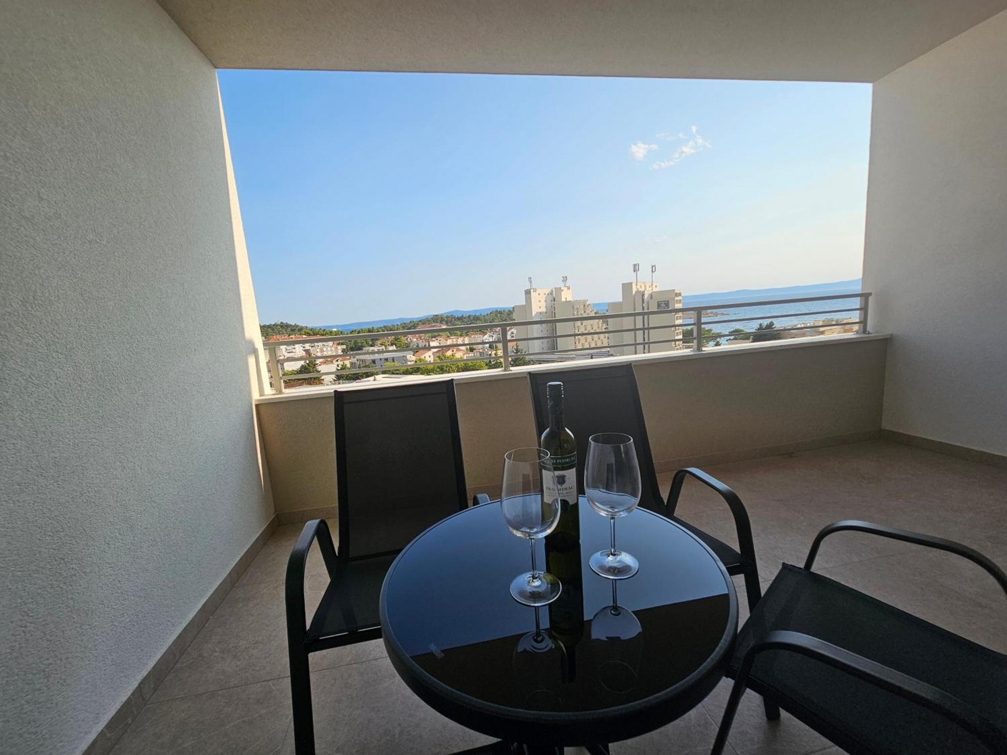 Apartmani Sole Макарська Екстер'єр фото