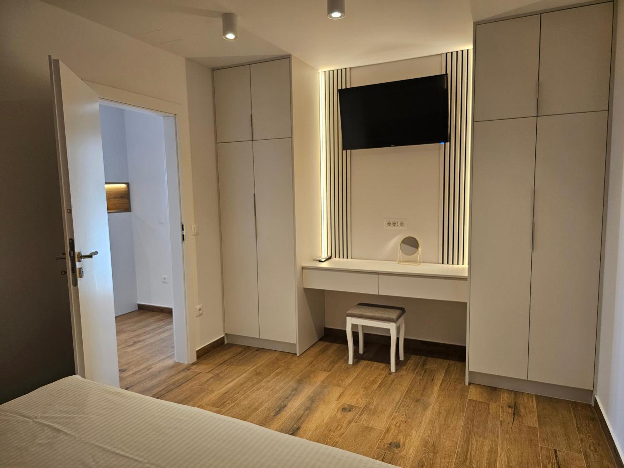 Apartmani Sole Макарська Екстер'єр фото