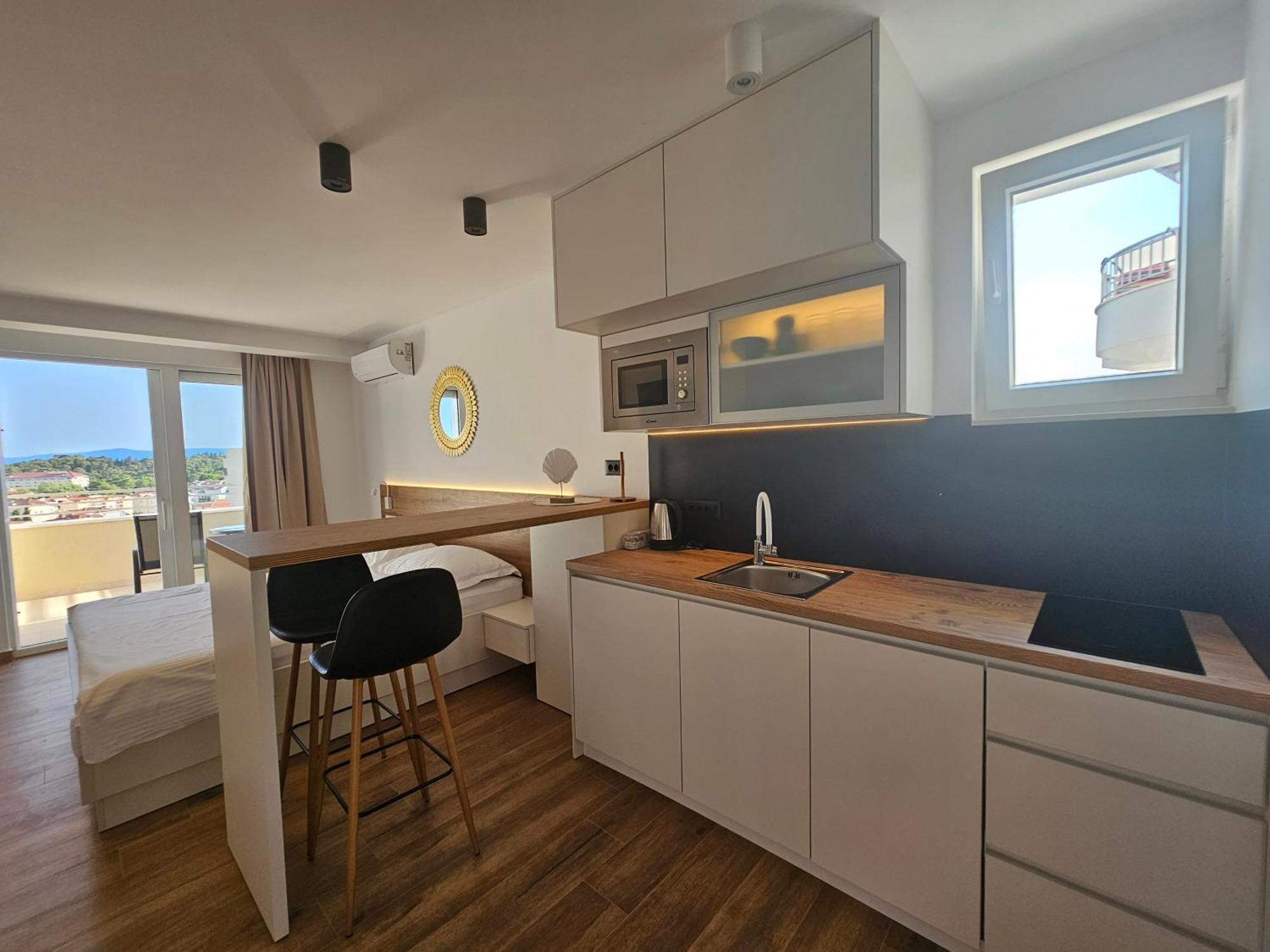 Apartmani Sole Макарська Екстер'єр фото