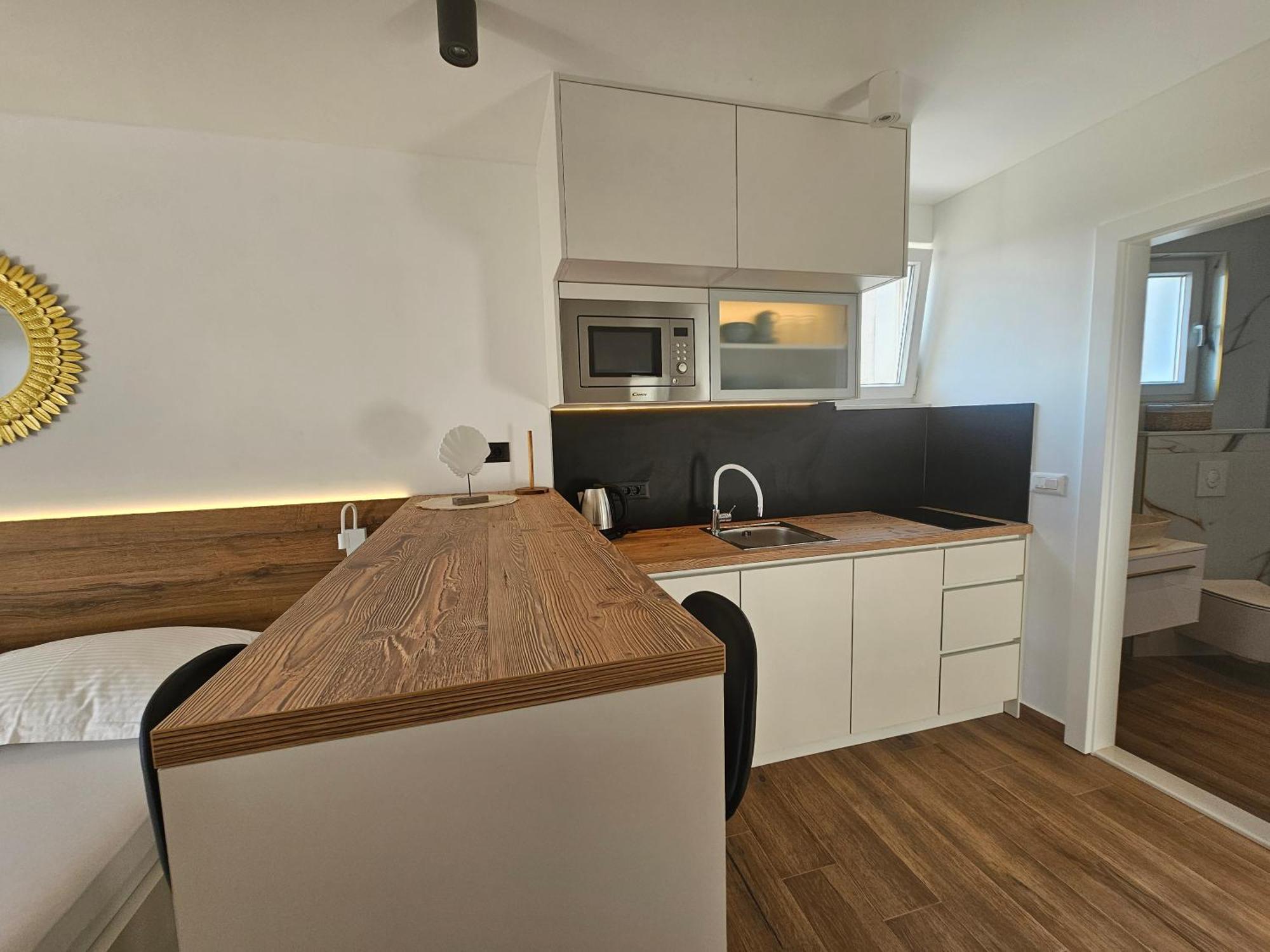 Apartmani Sole Макарська Екстер'єр фото