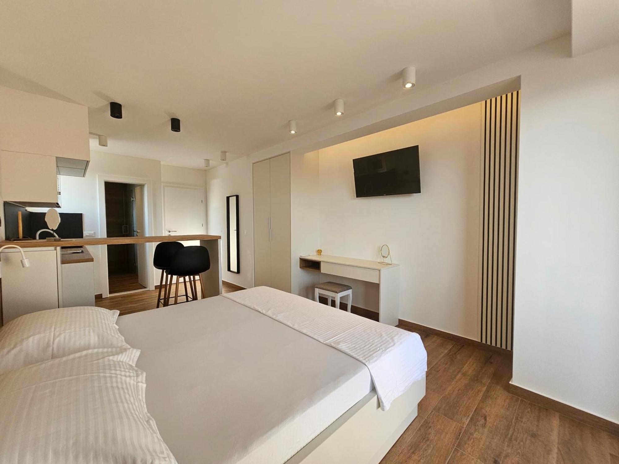 Apartmani Sole Макарська Екстер'єр фото