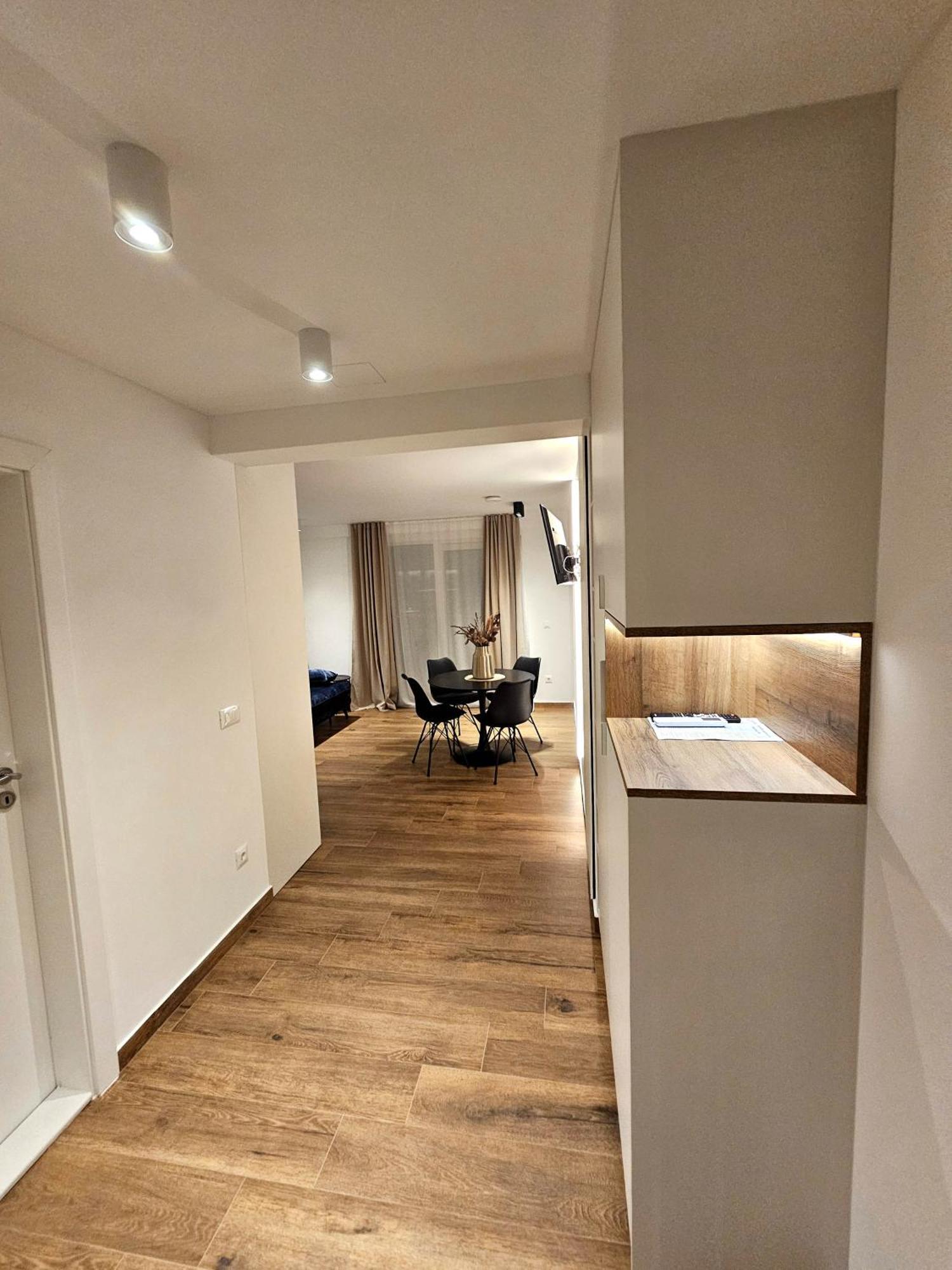 Apartmani Sole Макарська Екстер'єр фото